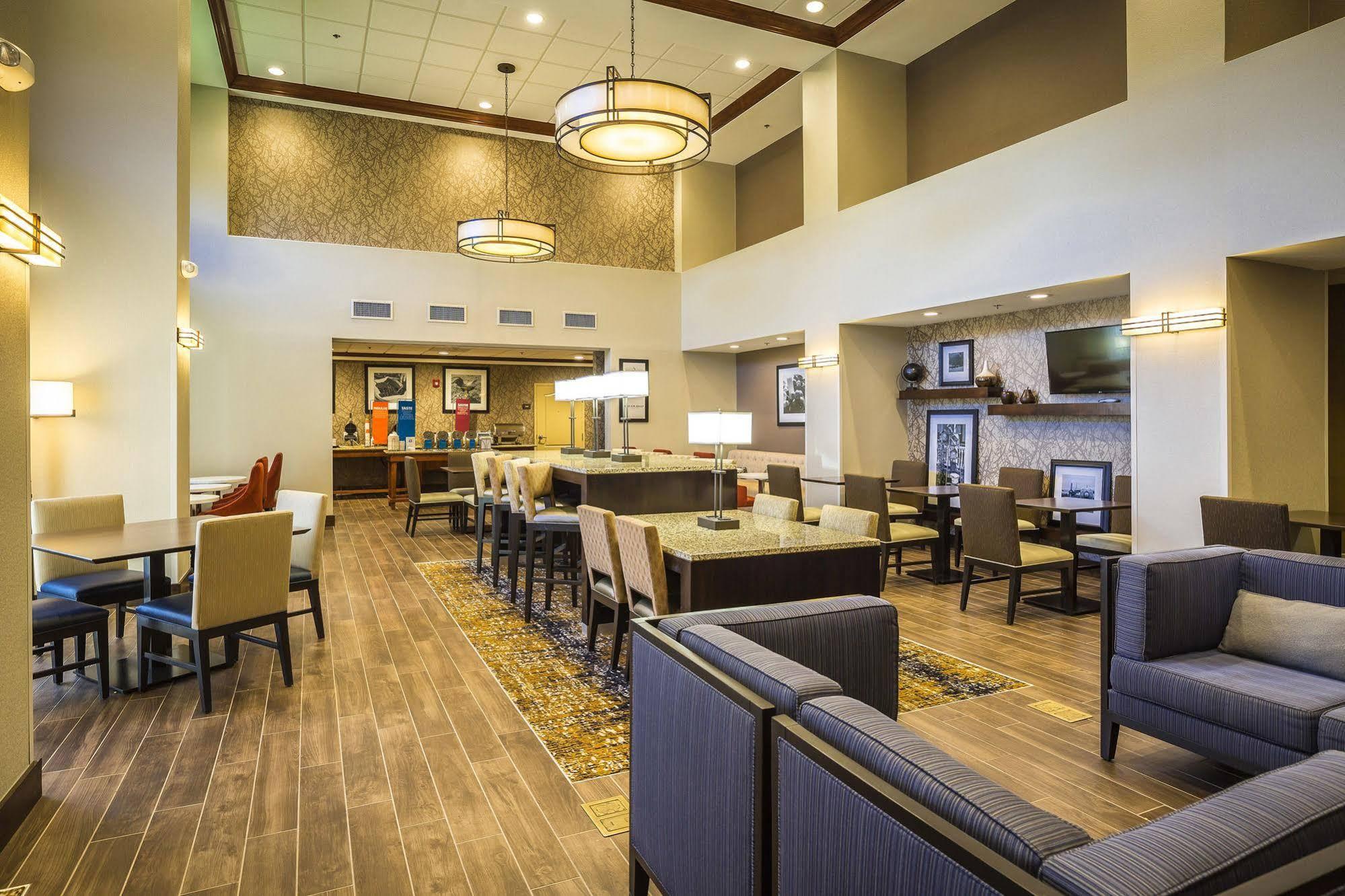 Hampton Inn & Suites Windsor-Sonoma Wine Country Zewnętrze zdjęcie
